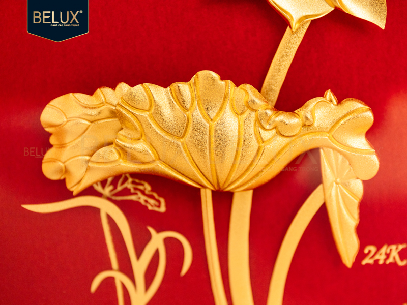 Tranh Hoa Sen Nền Đỏ Dát Vàng 24k Kt 20x20cm